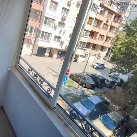 Sea Breeze Апартамент *