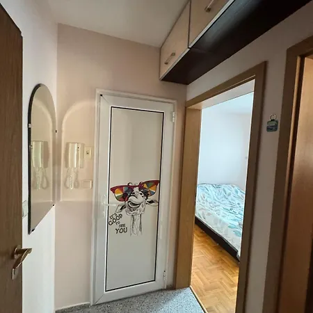 Апартамент Sea Breeze Варна