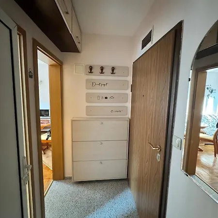 Апартамент Sea Breeze